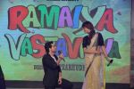 Shruti Haasan, Girish Taurani at Rammaiya Vastavaiya music launch in Mumbai on 15th May 2013 (114).JPG